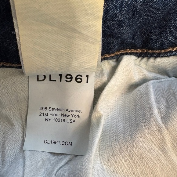 DL1961 Mara Straight Leg Mid Rise Ankle Blue Denim Jean with Instasculpt Size 27 - Picture 13 of 14